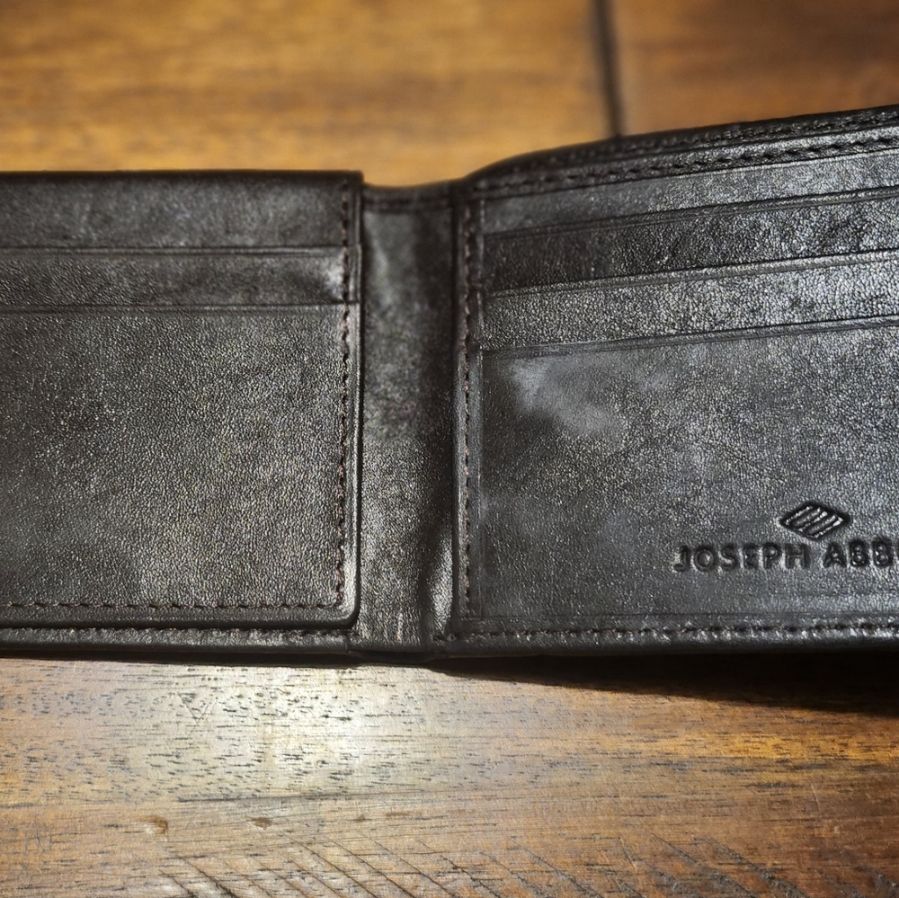 New Joesph Abboud Leather Wallet